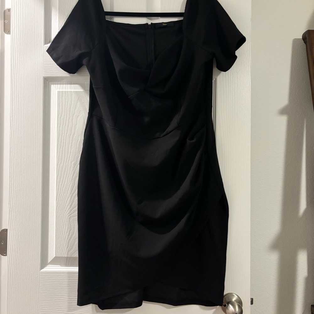 Like New Black Short Sleeve Dress with Sweetheart Neckline